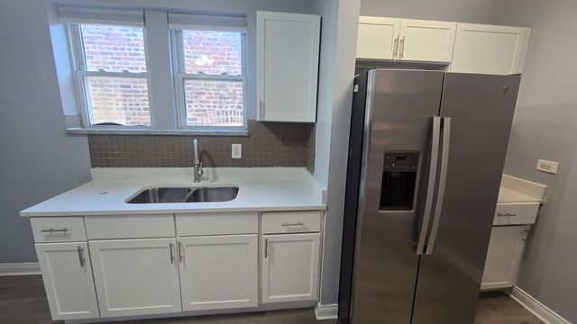 6618 19th Street 9, Berwyn, IL 60402
