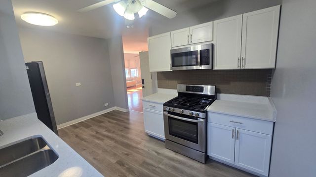 6618 19th Street 9, Berwyn, IL 60402