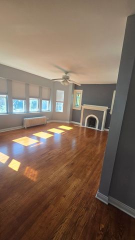 6618 19th Street 9, Berwyn, IL 60402