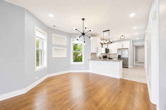 4513 W West End Avenue, Chicago, IL 60624