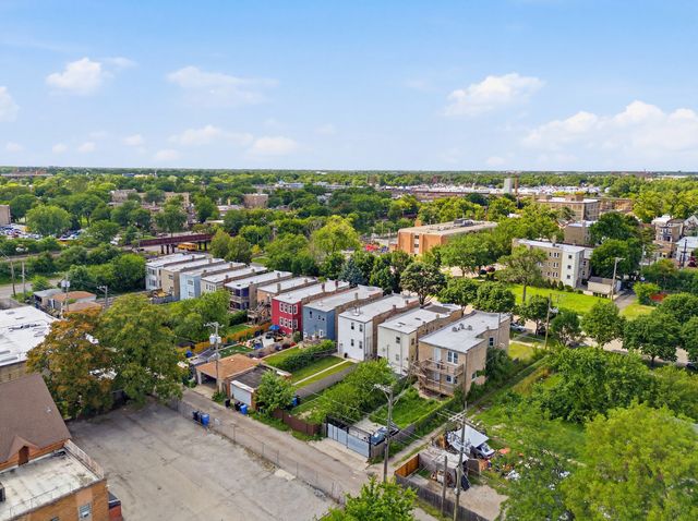 4513 W West End Avenue, Chicago, IL 60624