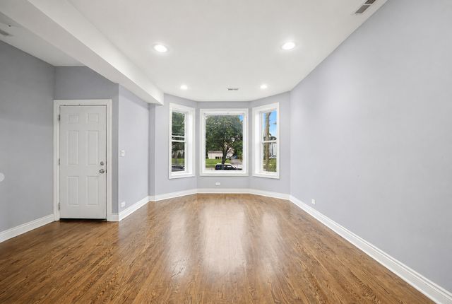 4513 W West End Avenue, Chicago, IL 60624