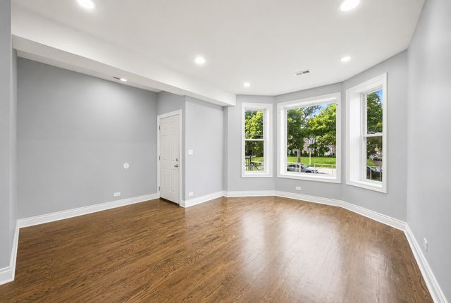 4513 W West End Avenue, Chicago, IL 60624