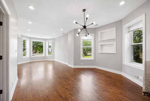 4513 W West End Avenue, Chicago, IL 60624