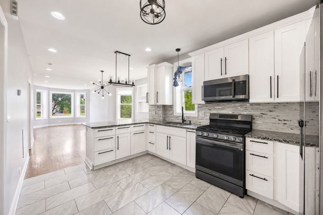 4513 W West End Avenue, Chicago, IL 60624