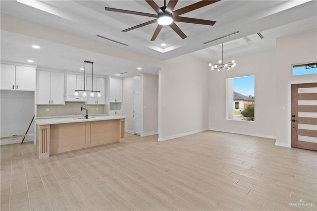 1124 E Evergreen Avenue, San Juan, TX 78589