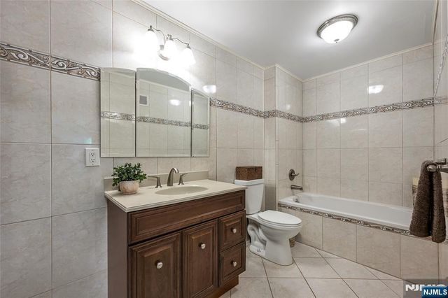 57 Peach Hill Court, Ramsey, NJ 07446