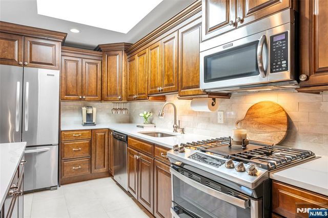 57 Peach Hill Court, Ramsey, NJ 07446