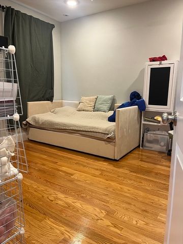 45 Spring Street 17, Boston, MA 02132