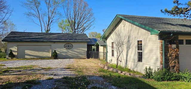 12655 Farm Road 2205 Circle, Cassville, MO 65625