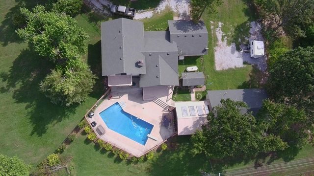 12655 Farm Road 2205 Circle, Cassville, MO 65625