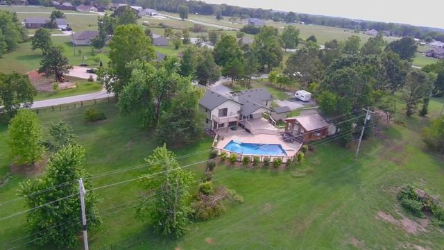12655 Farm Road 2205 Circle, Cassville, MO 65625