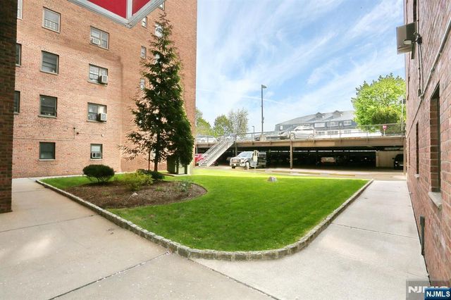 208 Anderson Street S4F, Hackensack, NJ 07601