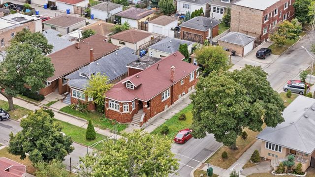 5700 S Maplewood Avenue, Chicago, IL 60629