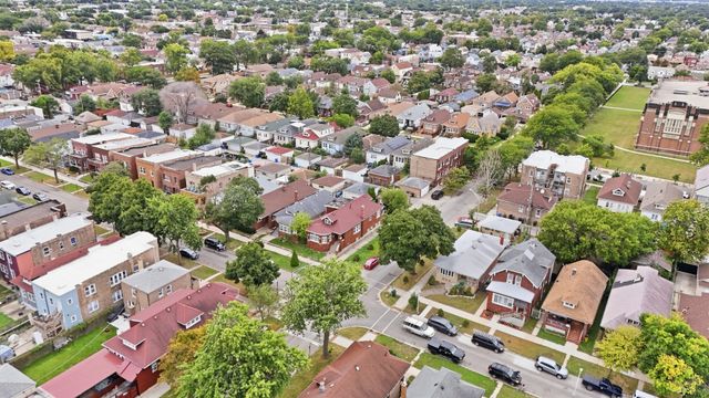5700 S Maplewood Avenue, Chicago, IL 60629