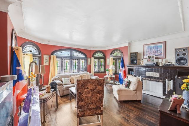 5700 S Maplewood Avenue, Chicago, IL 60629
