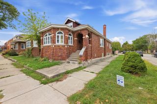 5700 S Maplewood Avenue, Chicago, IL 60629