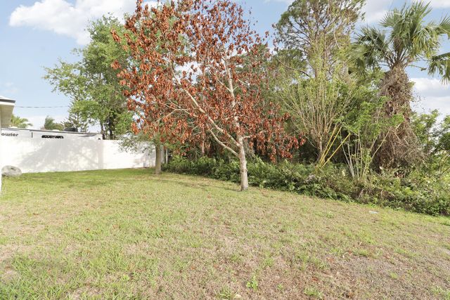 702 SE Lighthouse Avenue SE, Port St. Lucie, Port St Lucie, FL 34983