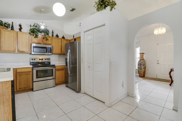 702 SE Lighthouse Avenue SE, Port St. Lucie, Port St Lucie, FL 34983