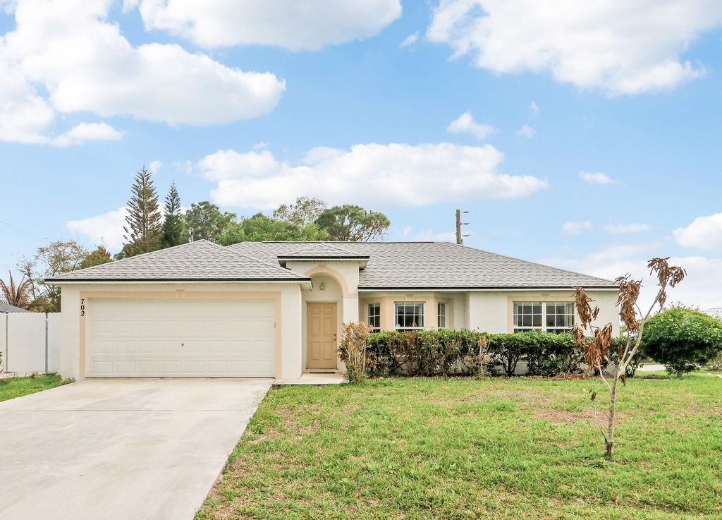 702 SE Lighthouse Avenue SE, Port St. Lucie, Port St Lucie, FL 34983