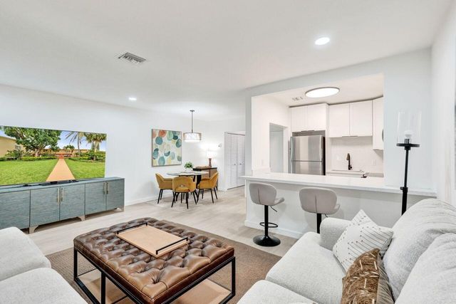 207 Salisbury I, West Palm Beach, FL 33417