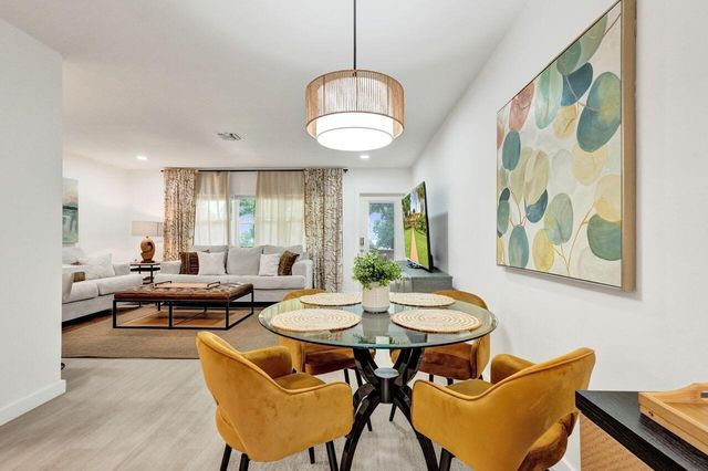 207 Salisbury I, West Palm Beach, FL 33417