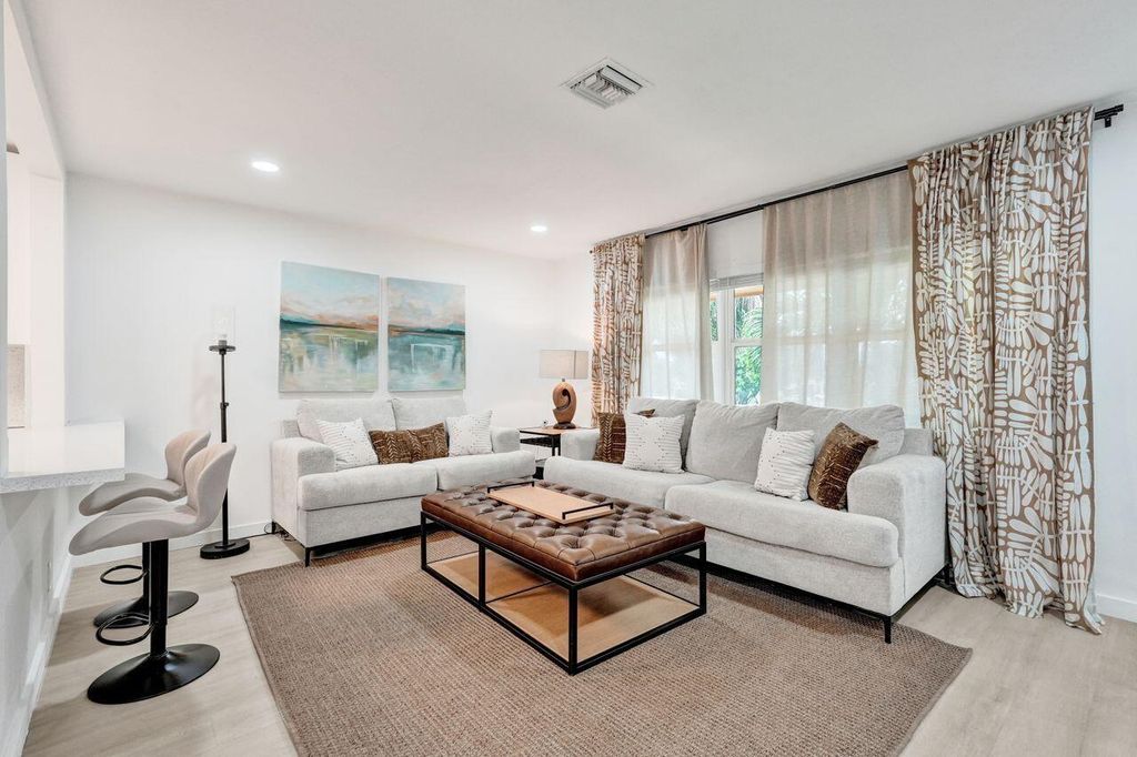 207 Salisbury I, West Palm Beach, FL 33417