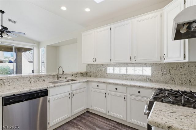 742 Canfield Point Avenue, Las Vegas, NV 89183