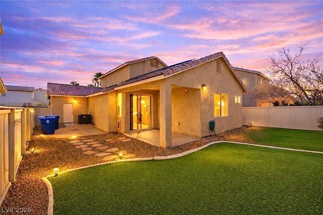 742 Canfield Point Avenue, Las Vegas, NV 89183