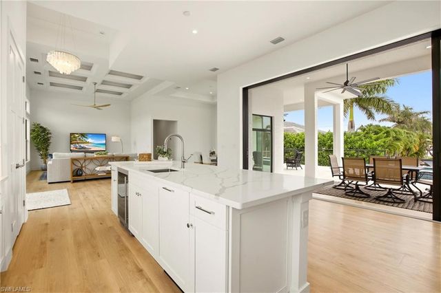 211 Landmark ST, Marco Island, FL 34145