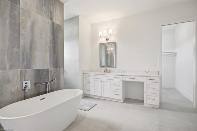 211 Landmark ST, Marco Island, FL 34145