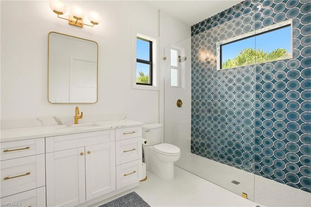 211 Landmark ST, Marco Island, FL 34145