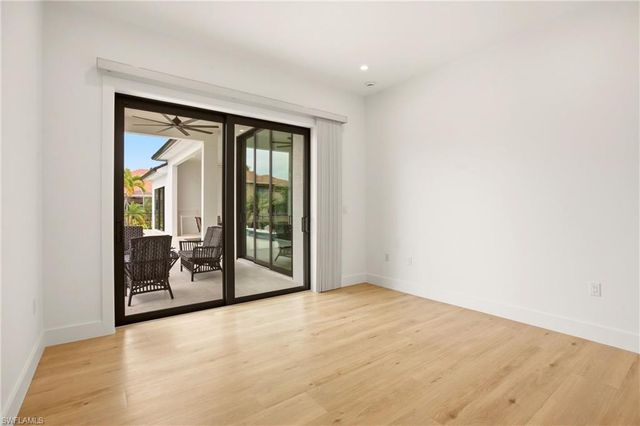 211 Landmark ST, Marco Island, FL 34145