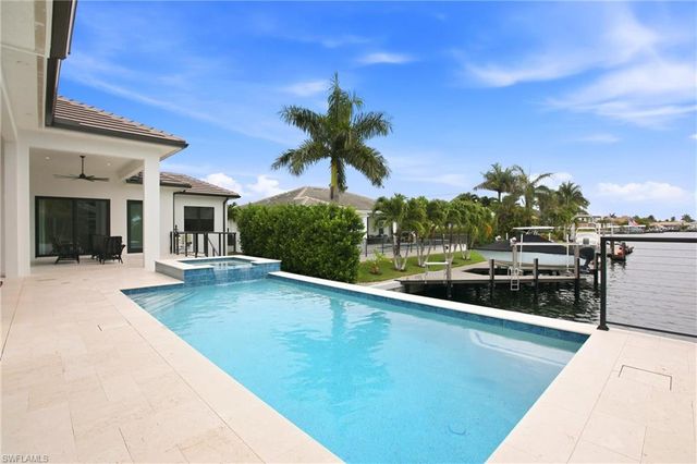 211 Landmark ST, Marco Island, FL 34145
