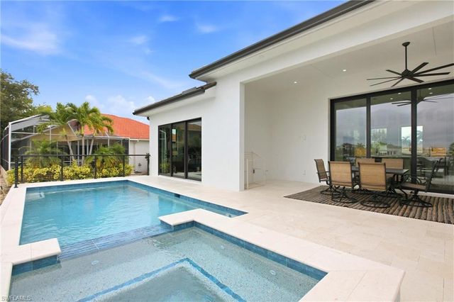 211 Landmark ST, Marco Island, FL 34145