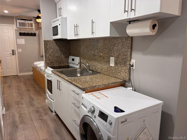 131 S Emerson Avenue 224, Montauk, NY 11954