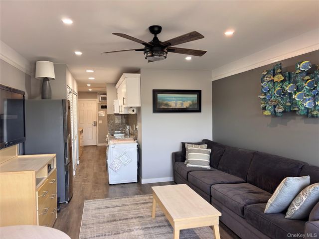 131 S Emerson Avenue 224, Montauk, NY 11954