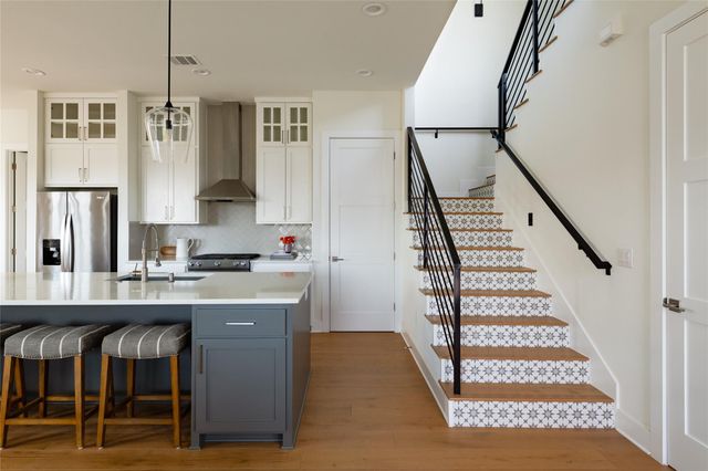 709 W St Elmo RD 1, Austin, TX 78745