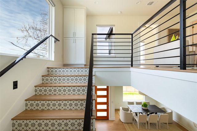 709 W St Elmo RD 1, Austin, TX 78745