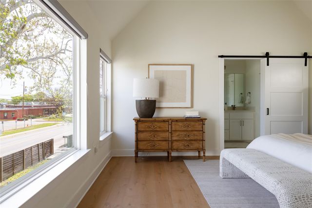 709 W St Elmo RD 1, Austin, TX 78745