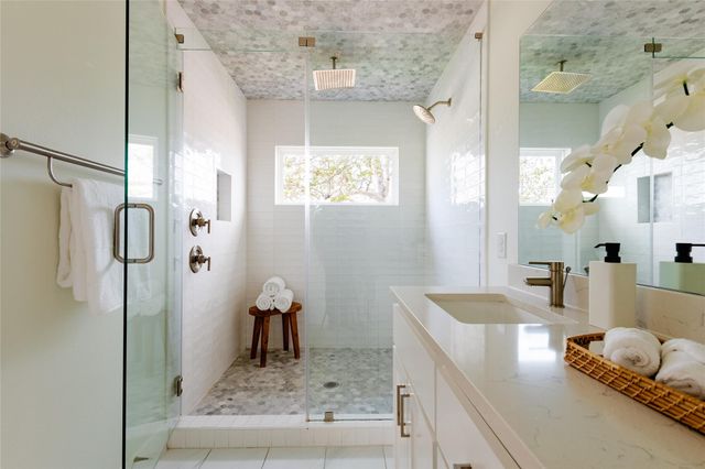 709 W St Elmo RD 1, Austin, TX 78745