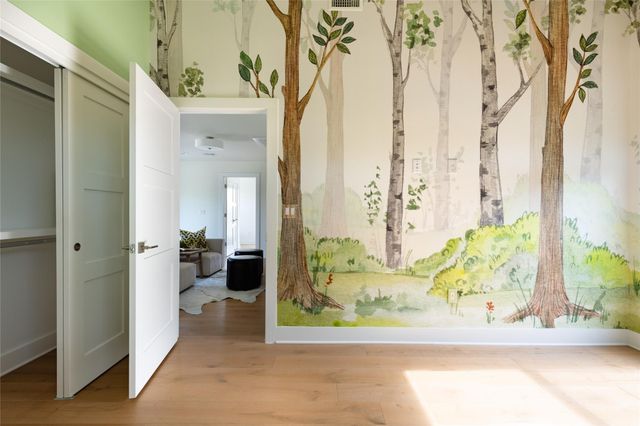 709 W St Elmo RD 1, Austin, TX 78745