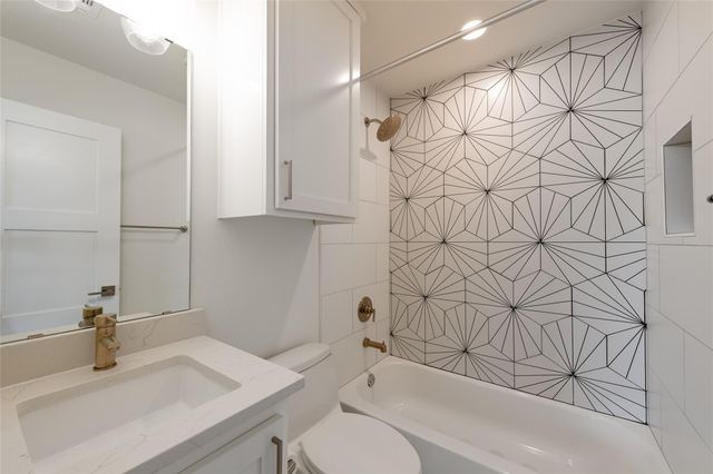 709 W St Elmo RD 1, Austin, TX 78745