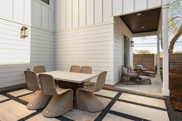 709 W St Elmo RD 1, Austin, TX 78745