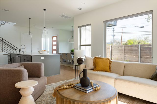 709 W St Elmo RD 1, Austin, TX 78745