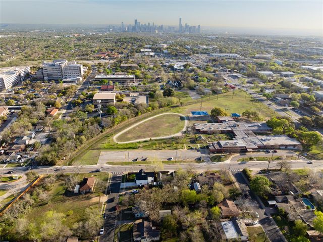 709 W St Elmo RD 1, Austin, TX 78745