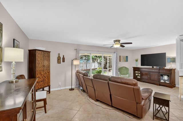 1009 Arezzo Circle, Boynton Beach, FL 33436