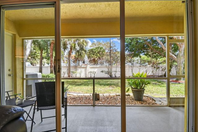 1009 Arezzo Circle, Boynton Beach, FL 33436