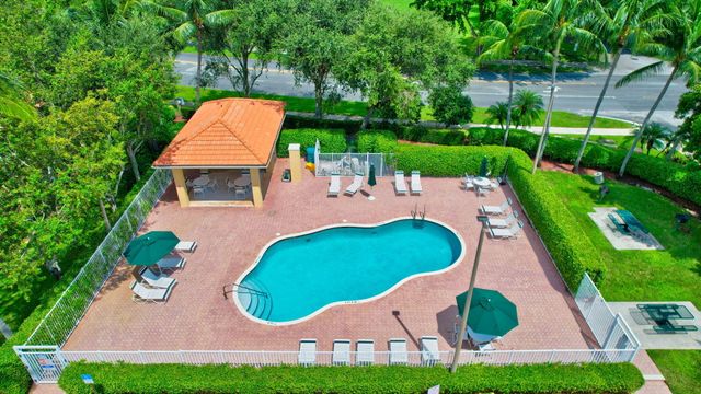 1009 Arezzo Circle, Boynton Beach, FL 33436