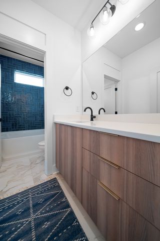 1267 John St, Nashville, TN 37210